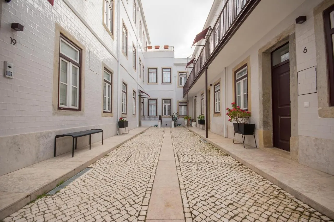 Charming Apartment In Private Condominium At Graca Lisboa