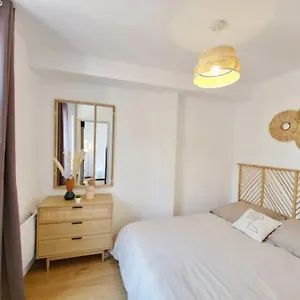 le-saint-charles-t2-hypercentre-metro-wifi.midi-pyreneeshotels.com/