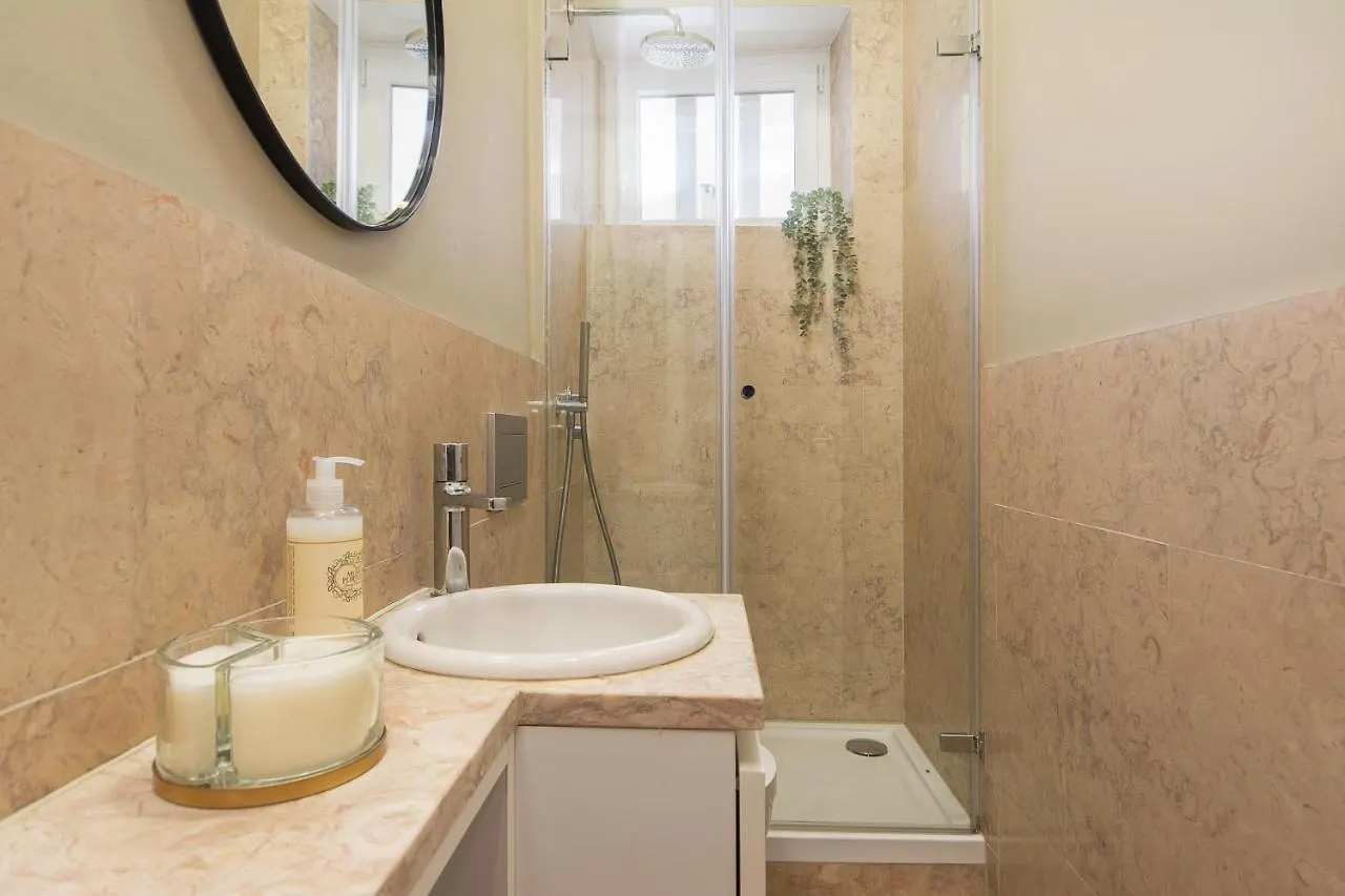 Charming Apartment In Private Condominium At Graca Lisbon