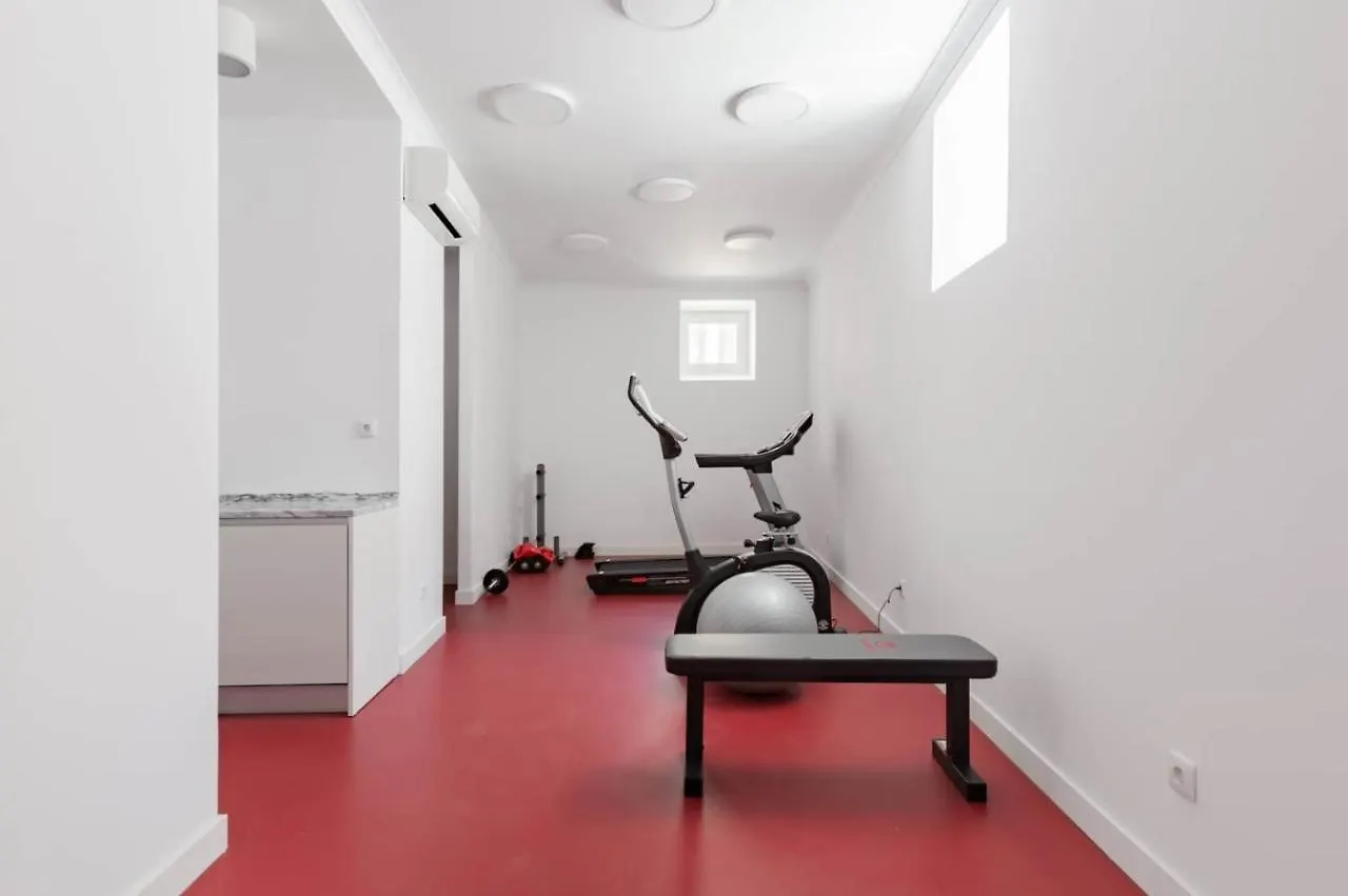 Charming Apartment In Private Condominium At Graca Lisbon