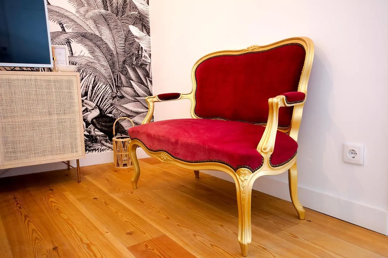 Charming Apartment In Private Condominium At Graca Lisbon