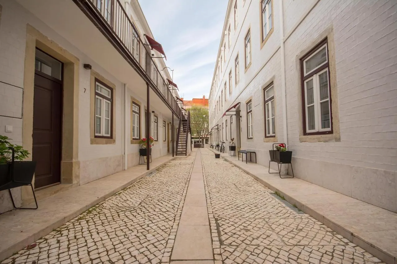 Charming Apartment In Private Condominium At Graca Lisbon
