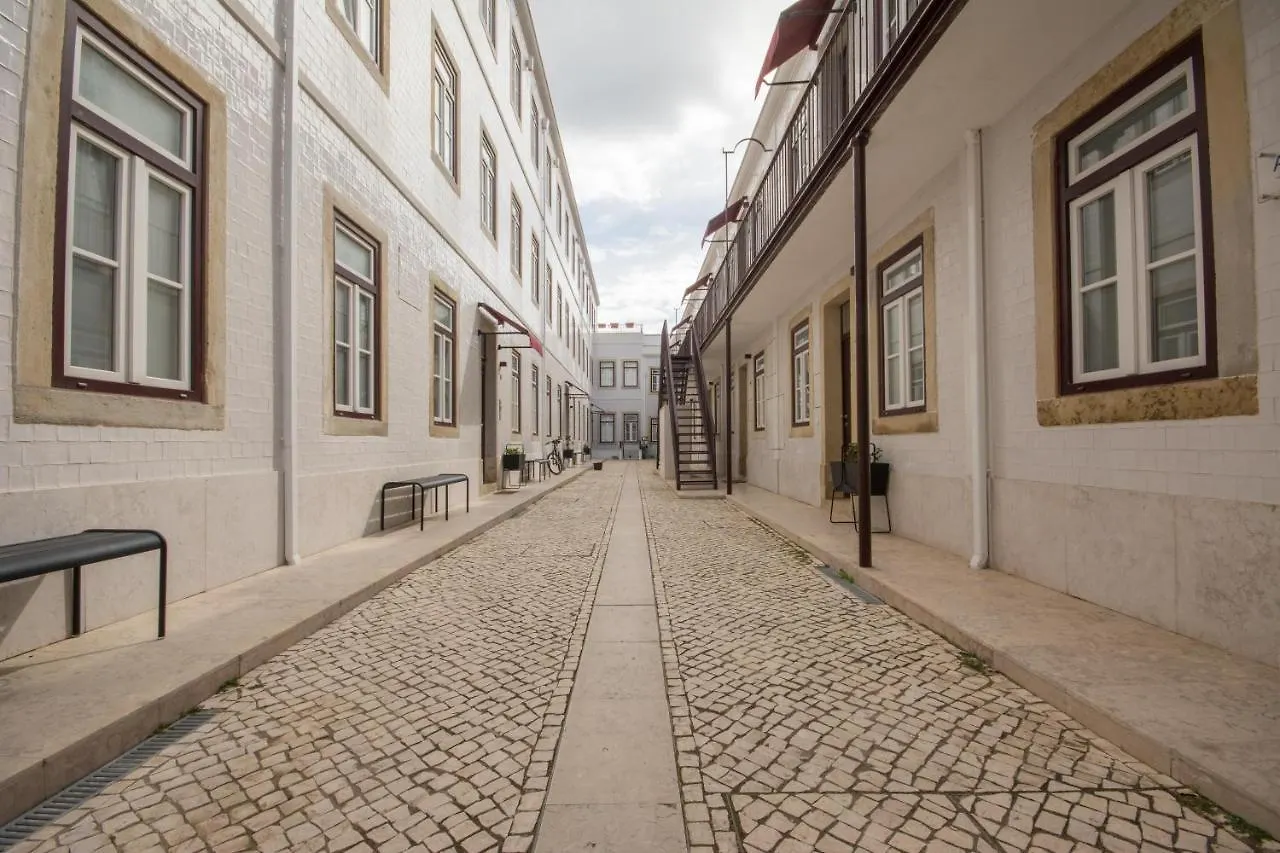 Charming Apartment In Private Condominium At Graca Lisbon